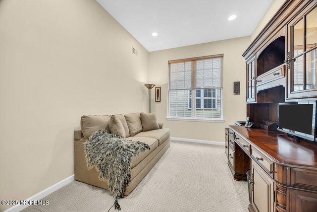 19 Torrey Pines Drive, Monroe, NJ 08831