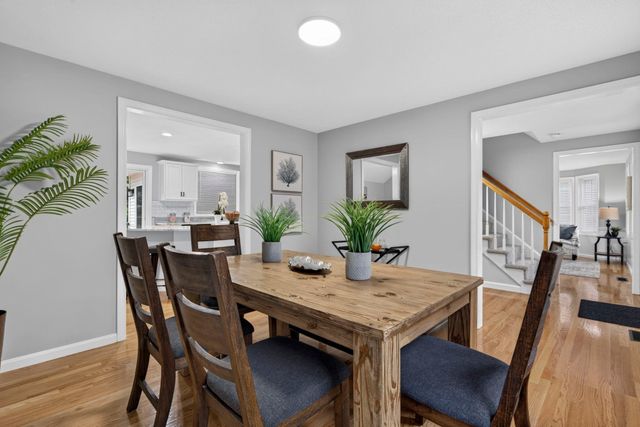 16 Horseshoe Ln, Clinton, MA 01510