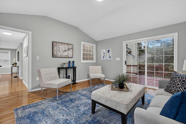 16 Horseshoe Ln, Clinton, MA 01510
