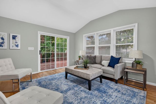 16 Horseshoe Ln, Clinton, MA 01510