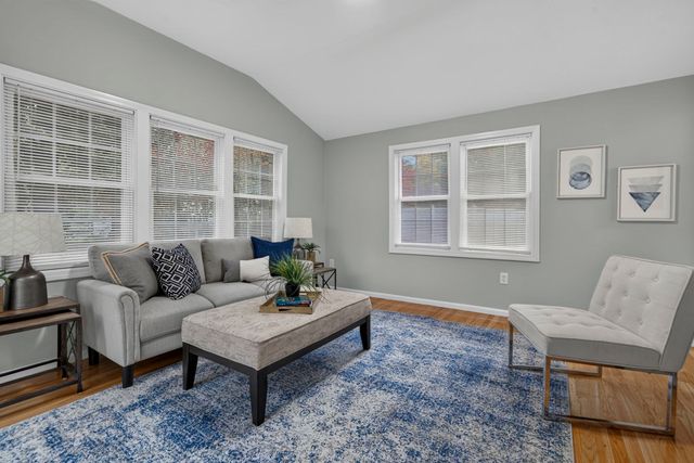 16 Horseshoe Ln, Clinton, MA 01510