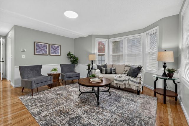 16 Horseshoe Ln, Clinton, MA 01510