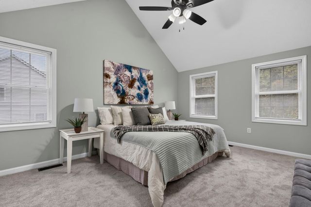 16 Horseshoe Ln, Clinton, MA 01510