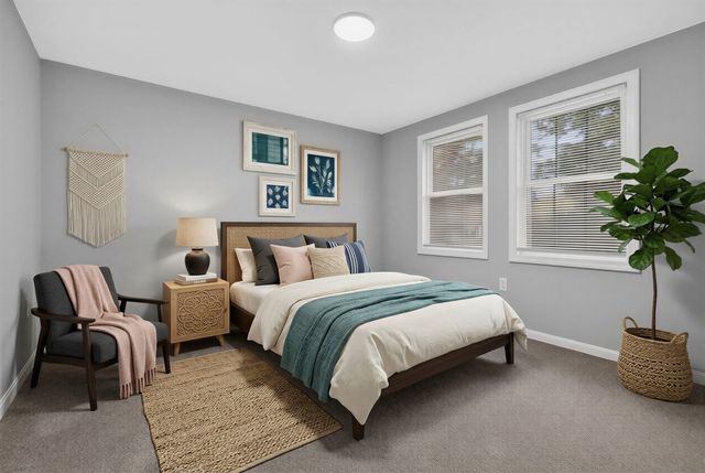 16 Horseshoe Ln, Clinton, MA 01510