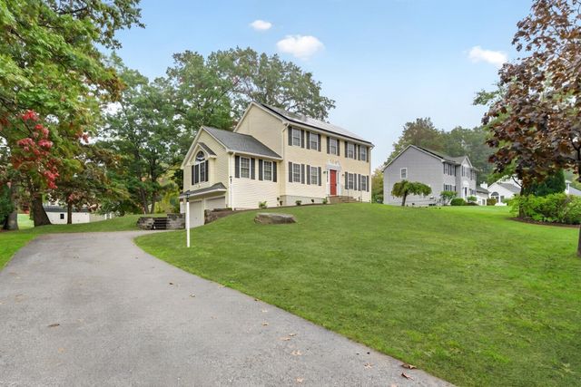 16 Horseshoe Ln, Clinton, MA 01510