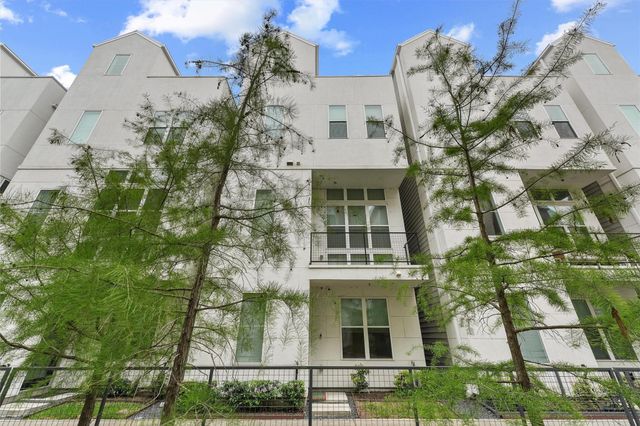 5854 E Post Oak Lane, Houston, TX 77055