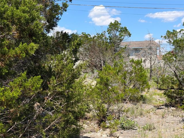 560 Hummingbird HL, Canyon Lake, TX 78133