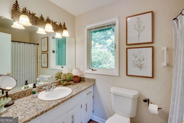 194 Fairway Lane, Dillard, GA 30537