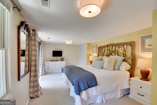 194 Fairway Lane, Dillard, GA 30537