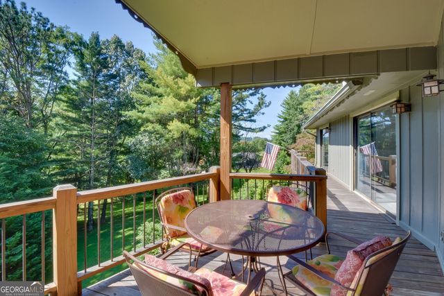 194 Fairway Lane, Dillard, GA 30537