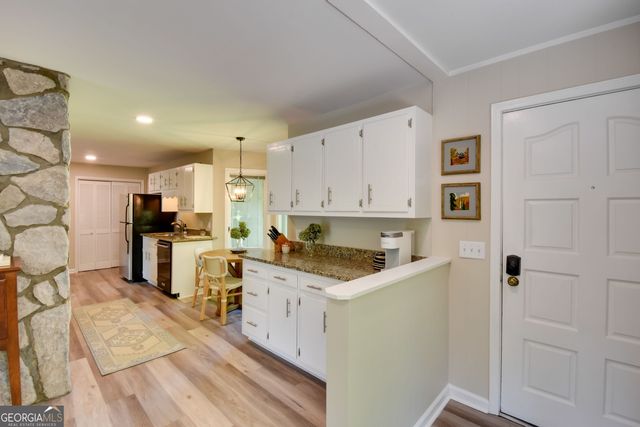 194 Fairway Lane, Dillard, GA 30537
