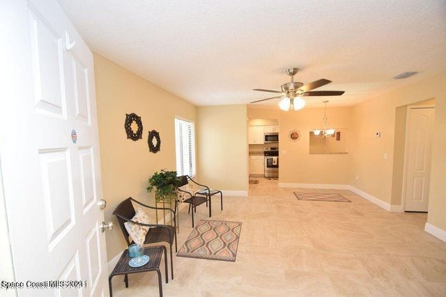 670 Cedar Side Circle NE, Palm Bay, FL 32905