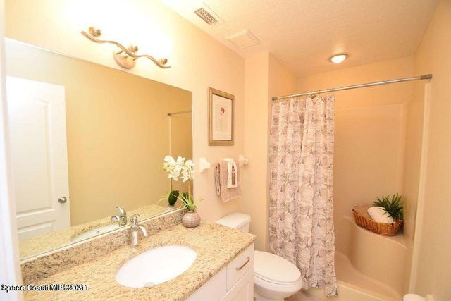 670 Cedar Side Circle NE, Palm Bay, FL 32905