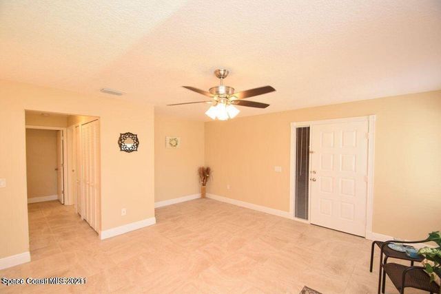 670 Cedar Side Circle NE, Palm Bay, FL 32905