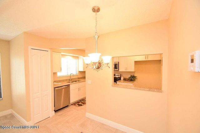 670 Cedar Side Circle NE, Palm Bay, FL 32905