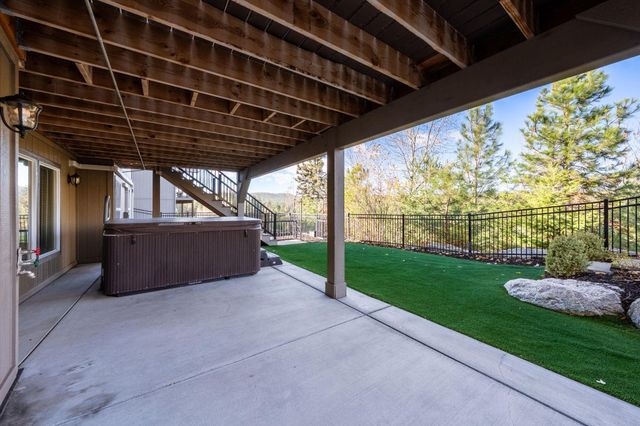 13733 N Mayfair Ln, Spokane, WA 92205