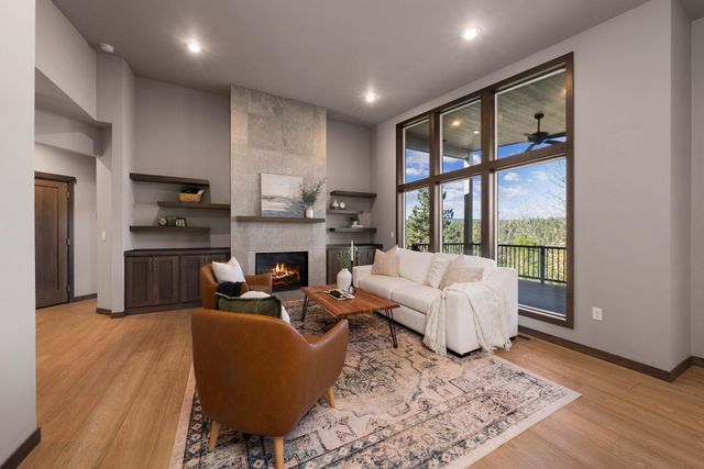 13733 N Mayfair Ln, Spokane, WA 92205