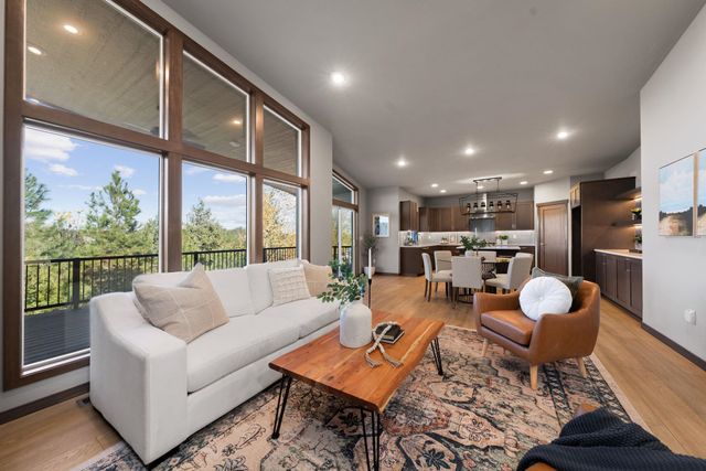 13733 N Mayfair Ln, Spokane, WA 92205