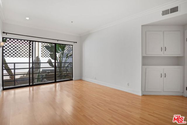 1201 Larrabee Street 206, West Hollywood, CA 90069