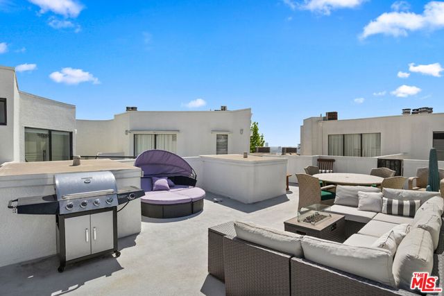 1201 Larrabee Street 206, West Hollywood, CA 90069