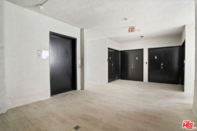 1201 Larrabee Street 206, West Hollywood, CA 90069