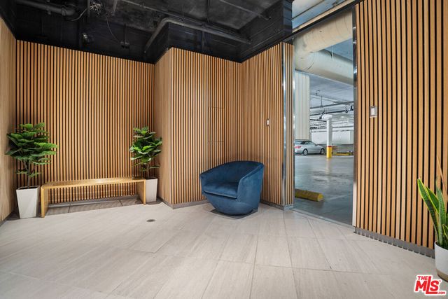 1201 Larrabee Street 206, West Hollywood, CA 90069