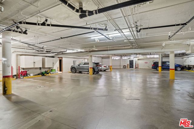 1201 Larrabee Street 206, West Hollywood, CA 90069