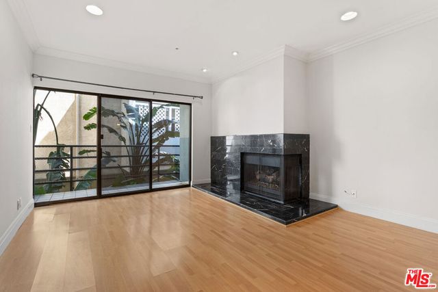 1201 Larrabee Street 206, West Hollywood, CA 90069