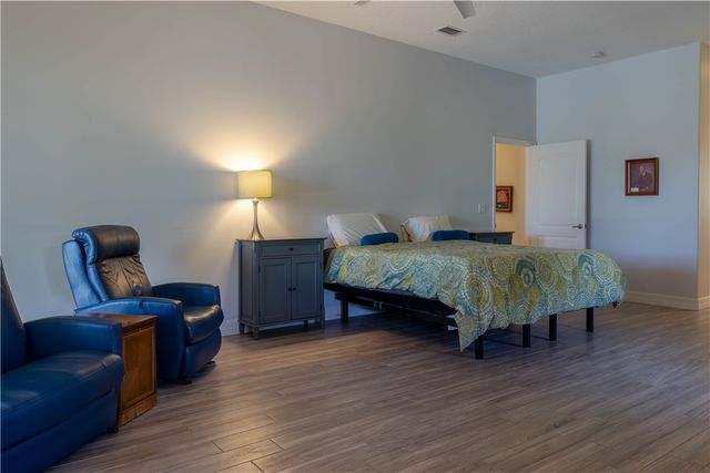 1504 Eagles Circle, Sebastian, FL 32958