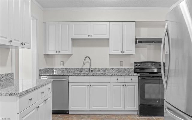 3073 Pewter RD, Virginia Beach, VA 23452