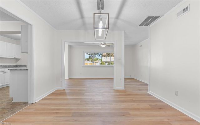 3073 Pewter RD, Virginia Beach, VA 23452