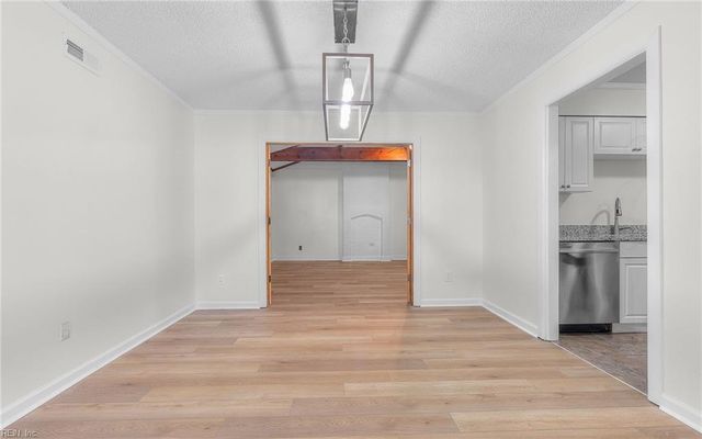 3073 Pewter RD, Virginia Beach, VA 23452