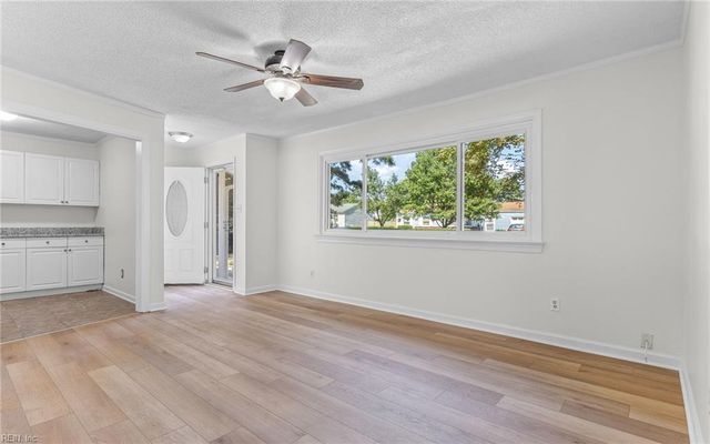 3073 Pewter RD, Virginia Beach, VA 23452