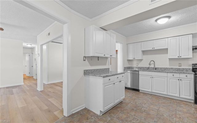 3073 Pewter RD, Virginia Beach, VA 23452