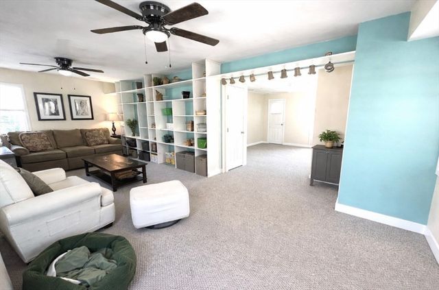 132 Pleasant St, Fairhaven, MA 02719