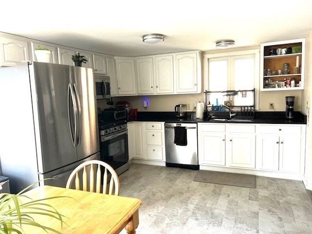 132 Pleasant St, Fairhaven, MA 02719