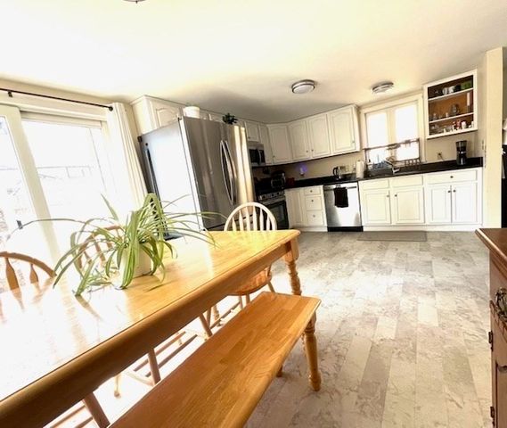 132 Pleasant St, Fairhaven, MA 02719