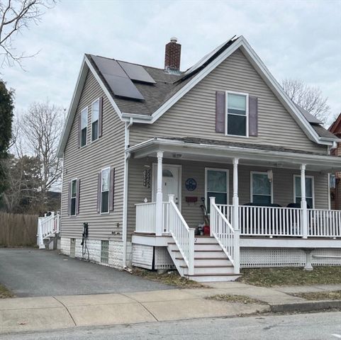 132 Pleasant St, Fairhaven, MA 02719