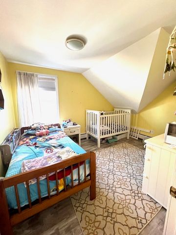 132 Pleasant St, Fairhaven, MA 02719