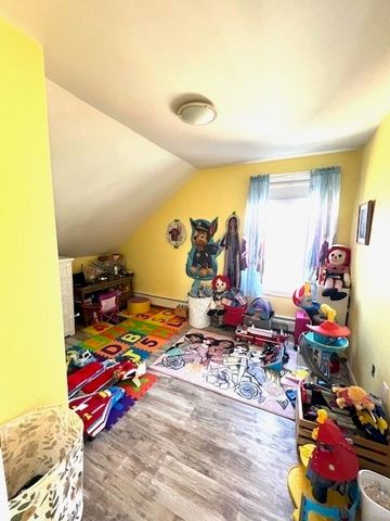 132 Pleasant St, Fairhaven, MA 02719