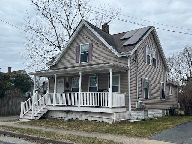 132 Pleasant St, Fairhaven, MA 02719