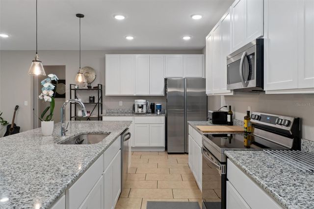 15 LONE PINE STREET, Homosassa, FL 34446