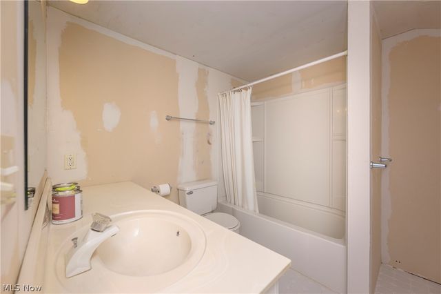 12201 King Church Avenue NW, Uniontown, OH 44685