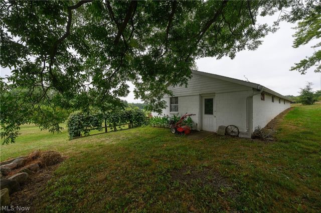12201 King Church Avenue NW, Uniontown, OH 44685