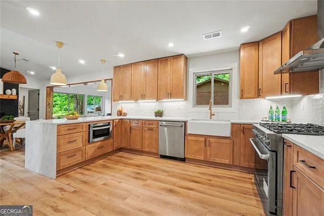 2700 Hawaii Court, Decatur, GA 30033