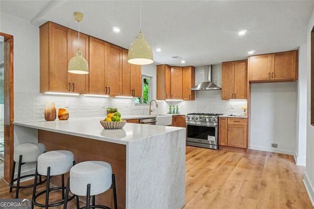 2700 Hawaii Court, Decatur, GA 30033
