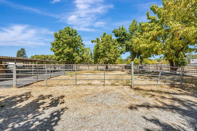 4100 Bisordi Ln, Santa Rosa, CA 95439