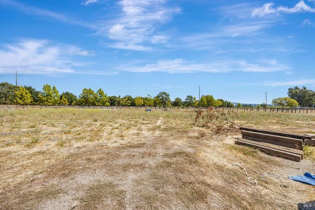 4100 Bisordi Ln, Santa Rosa, CA 95439