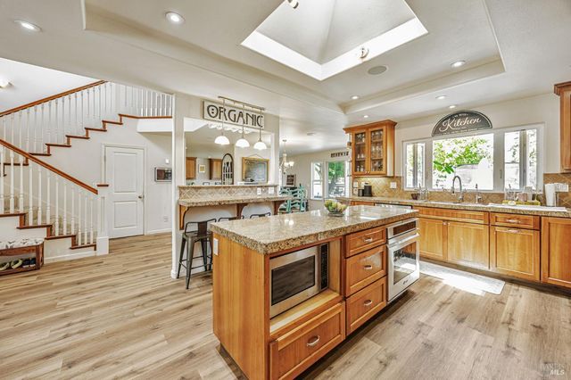 4100 Bisordi Ln, Santa Rosa, CA 95439