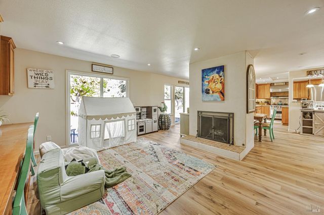 4100 Bisordi Ln, Santa Rosa, CA 95439